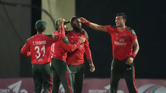 तस्कीन अहमद ने नीदरलैंड्स की पारी को समेटा। फोटो- BCB
