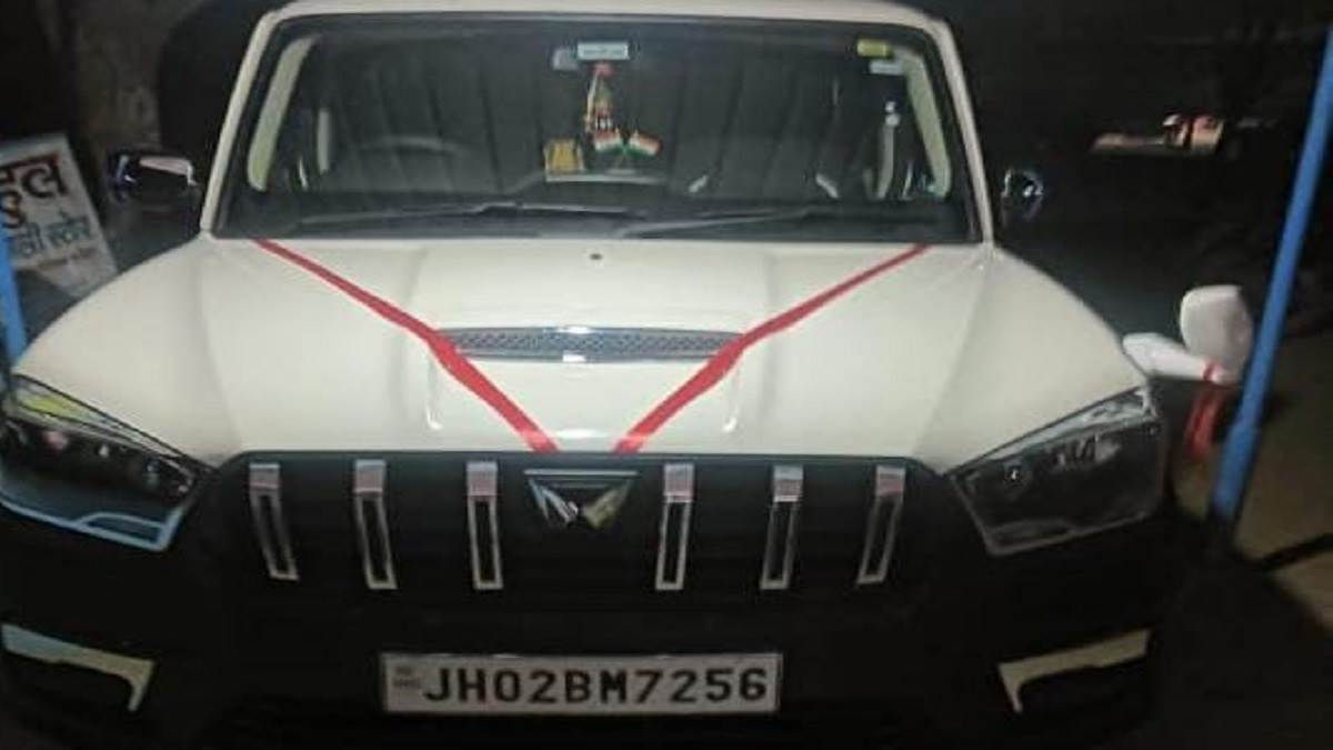 https://www.jagranimages.com/images/newimg/30082025/30_08_2025-car_24030321.jpg