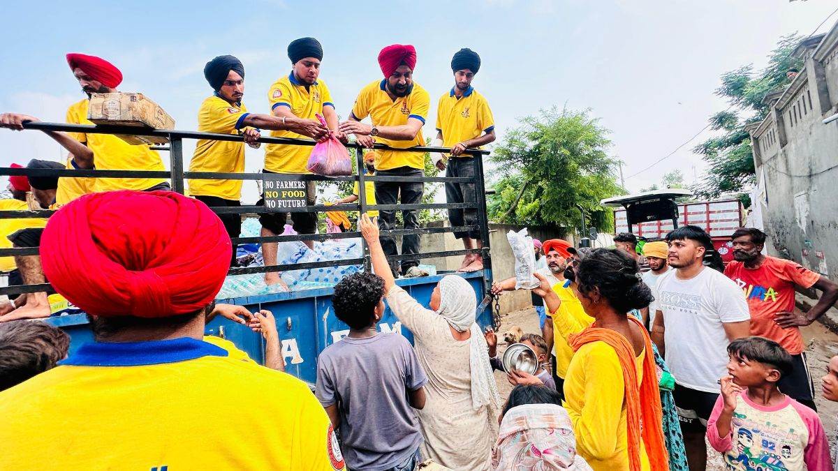 https://www.jagranimages.com/images/newimg/30082025/30_08_2025-flood_9_24030159.jpg