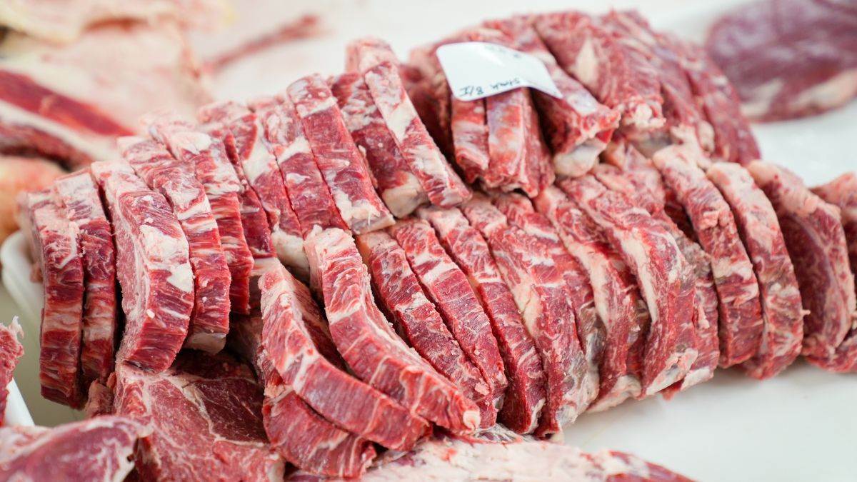 https://www.jagranimages.com/images/newimg/30082025/30_08_2025-meat_24030016_135937700.jpg