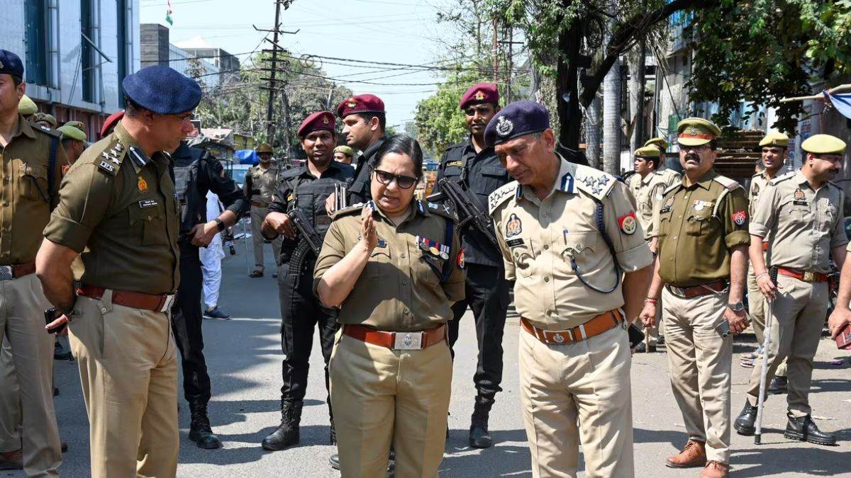 https://www.jagranimages.com/images/newimg/30082025/30_08_2025-noida_police_2_24030216.jpg