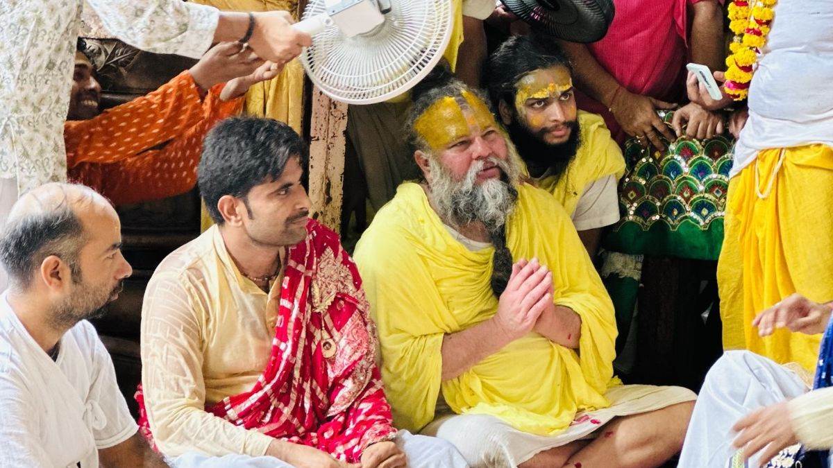 https://www.jagranimages.com/images/newimg/30082025/30_08_2025-premanand_radha_rani_mandir_24029756.jpg
