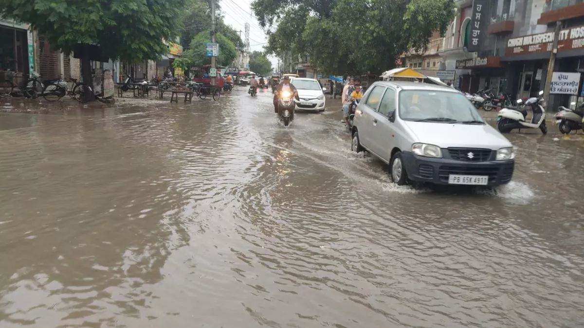 https://www.jagranimages.com/images/newimg/30082025/30_08_2025-punjab_rain__24030132.jpg