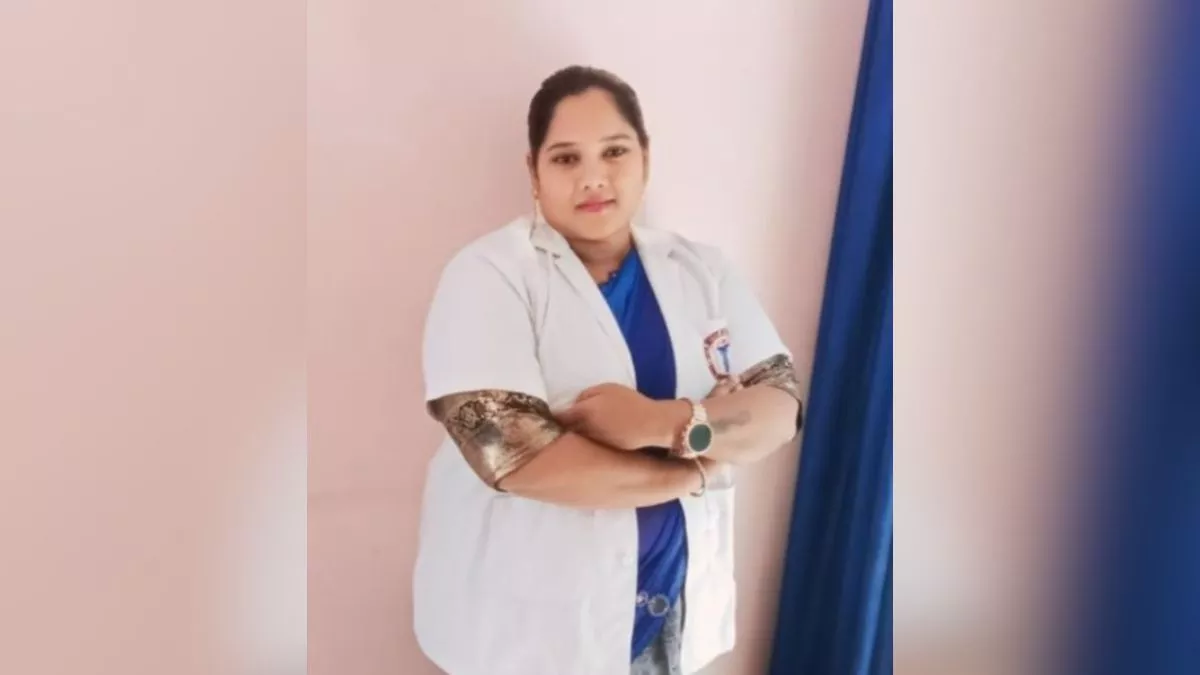Raebareli News: अनियंत्रित कार ने महिला स्वास्थ्य कर्मी को मारी जोरदार टक्कर, हुई दर्दनाक मौत