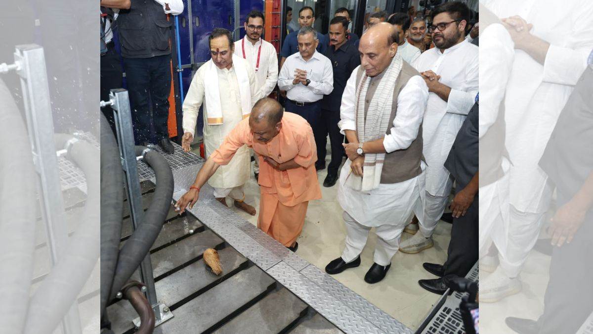https://www.jagranimages.com/images/newimg/30082025/30_08_2025-rajnath_singh_cm_yogi_24030332.jpg