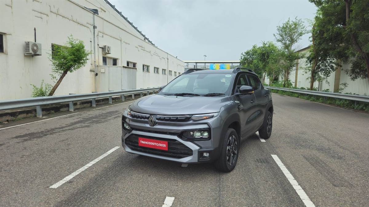 https://www.jagranimages.com/images/newimg/30082025/30_08_2025-renault_kiger_review_02042_24029238_215754203.jpg