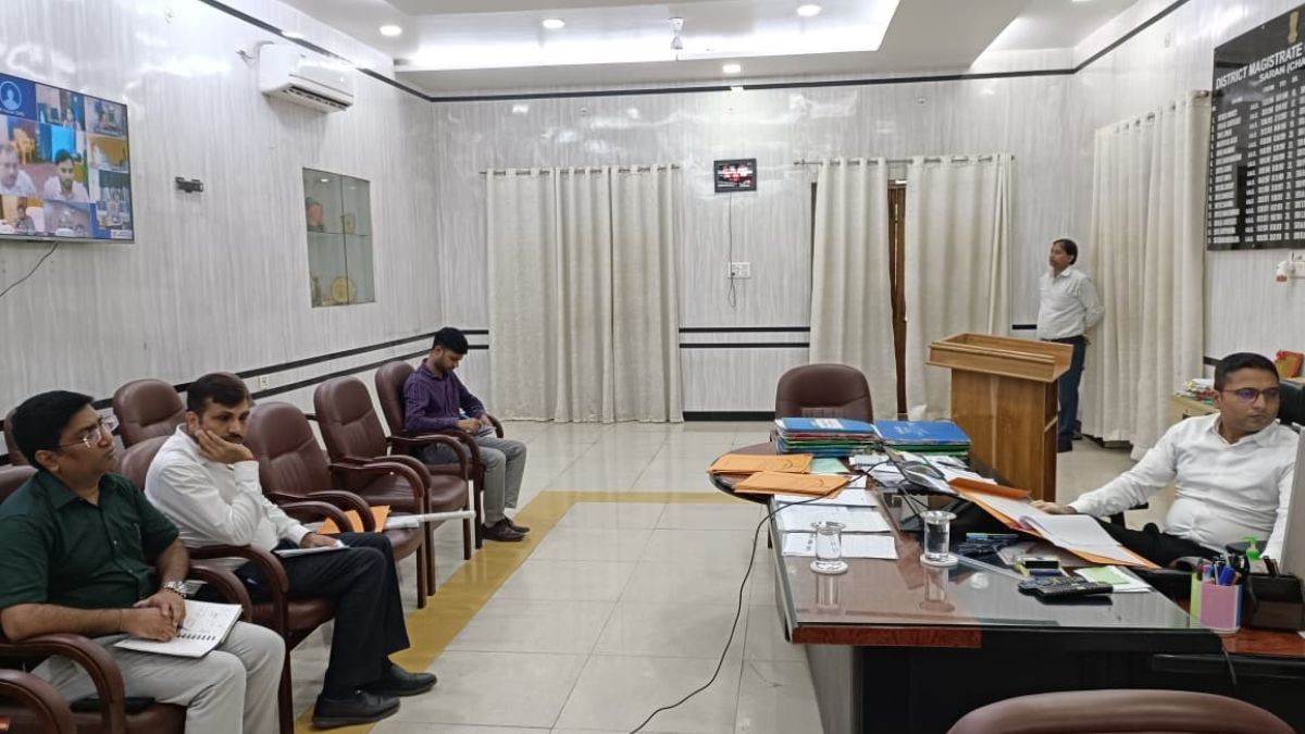 https://www.jagranimages.com/images/newimg/30082025/30_08_2025-saran_nagar_nigam_24030286.jpg