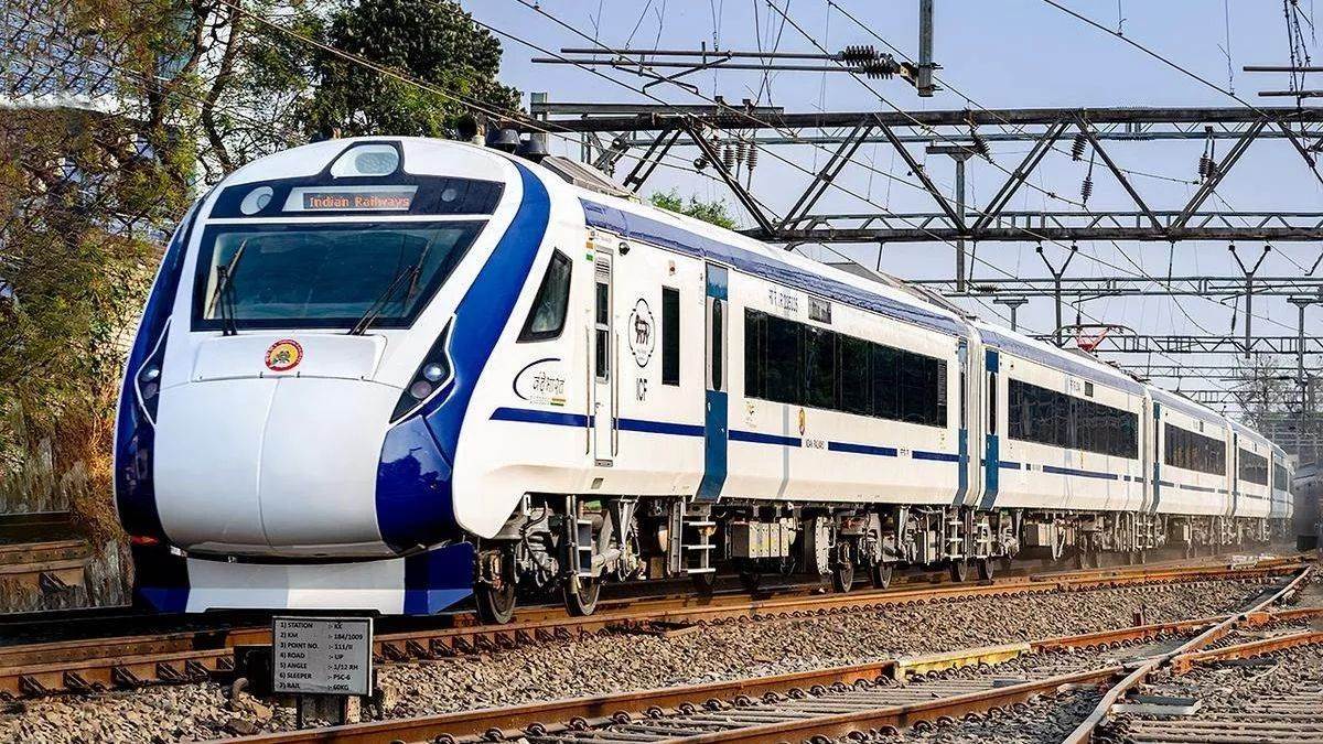 https://www.jagranimages.com/images/newimg/30082025/30_08_2025-vande_bharat_express_24029634.jpg