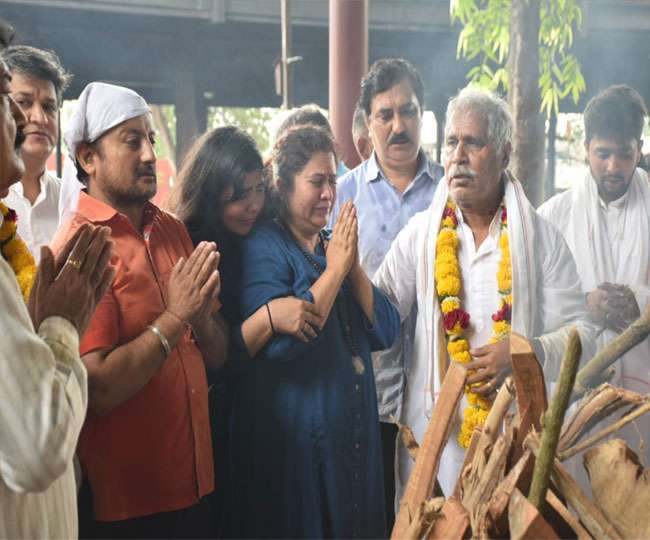 Baikunth Lal Sharma: पंचतत्‍व में हुए विलीन, अंतिम यात्रा में शामिल हुए BJP के कई दिग्‍गज नेता