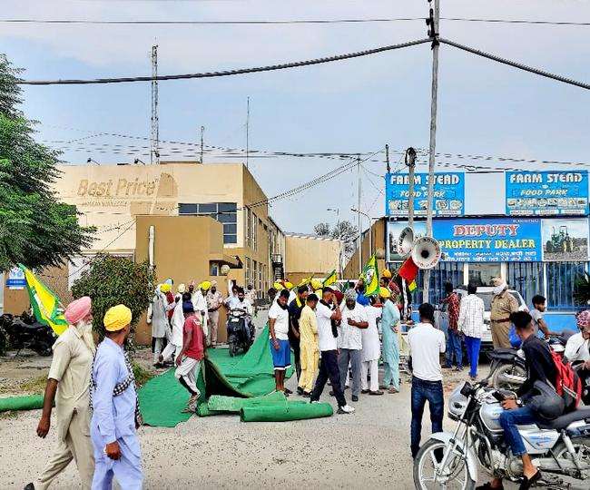Farmers insist on closing