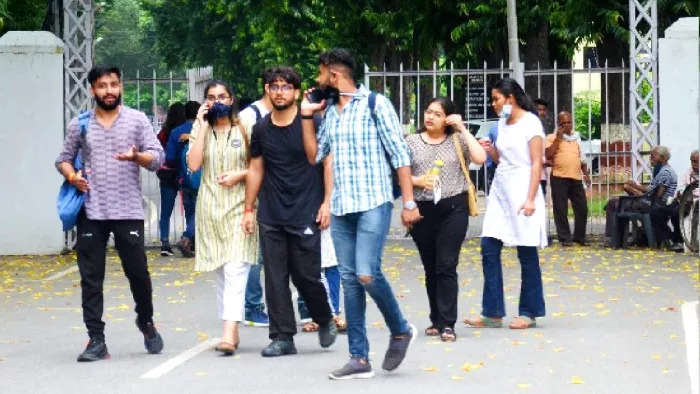 Engineering Course Fees: यूपी प्राविधिक शिक्षा विभाग की ओर से आदेश जारी, दी गई राहत।