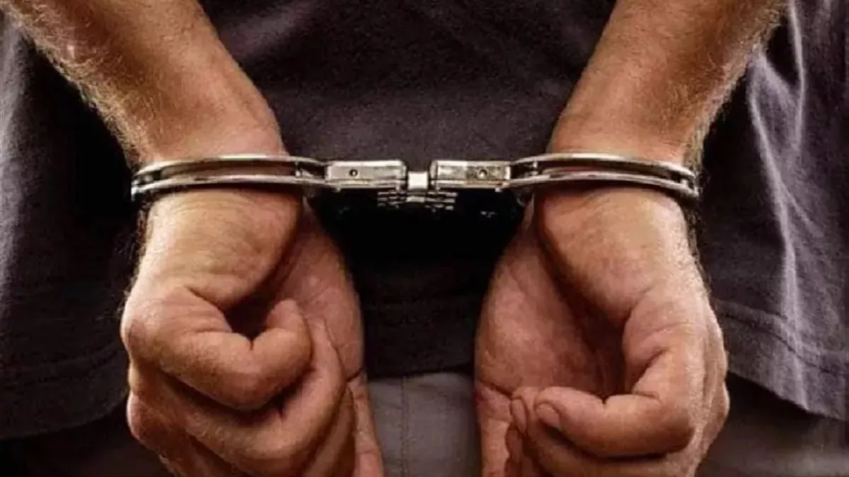 Gujarat- ईद-मिलाद-उन-नबी के जुलूस में शामिल लोगों ने किए अश्लील इशारे, 20 गिरफ्तार