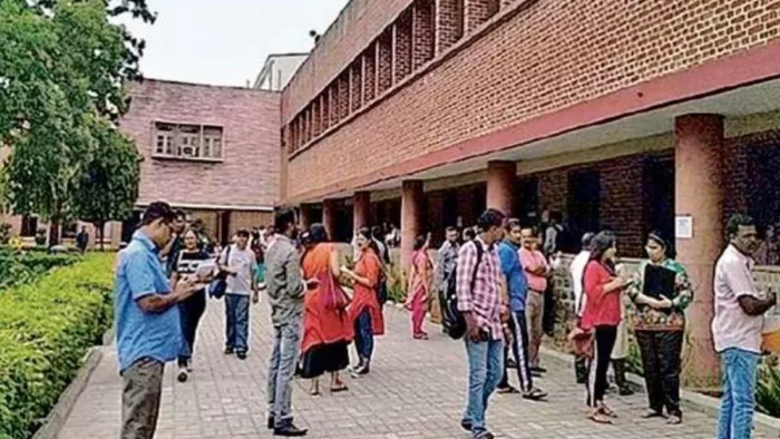 DU: अंतिम स्पॉट राउंड पूरा, नहीं भरीं ग्रेजुएशन की सीटें।
