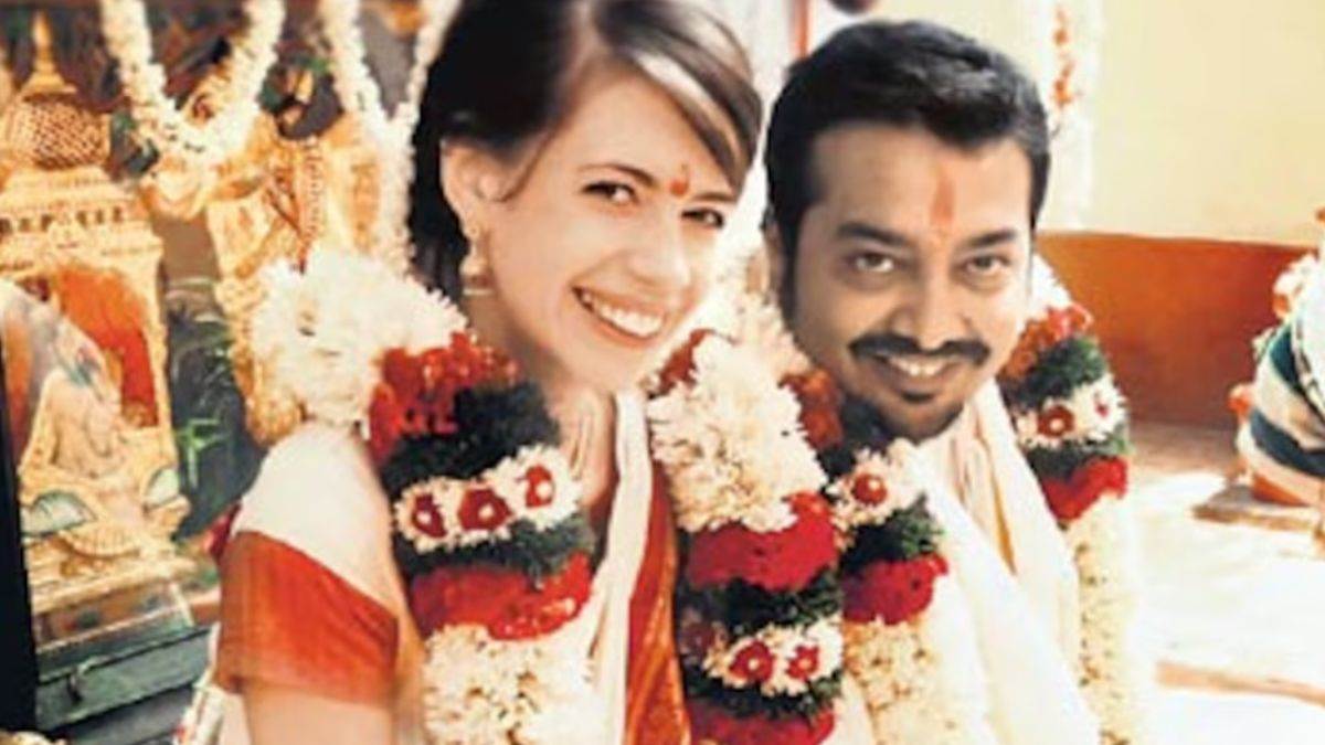 https://www.jagranimages.com/images/newimg/30092024/30_09_2024-kalki_koechlin-_anurag_kashyap__23807324.jpg