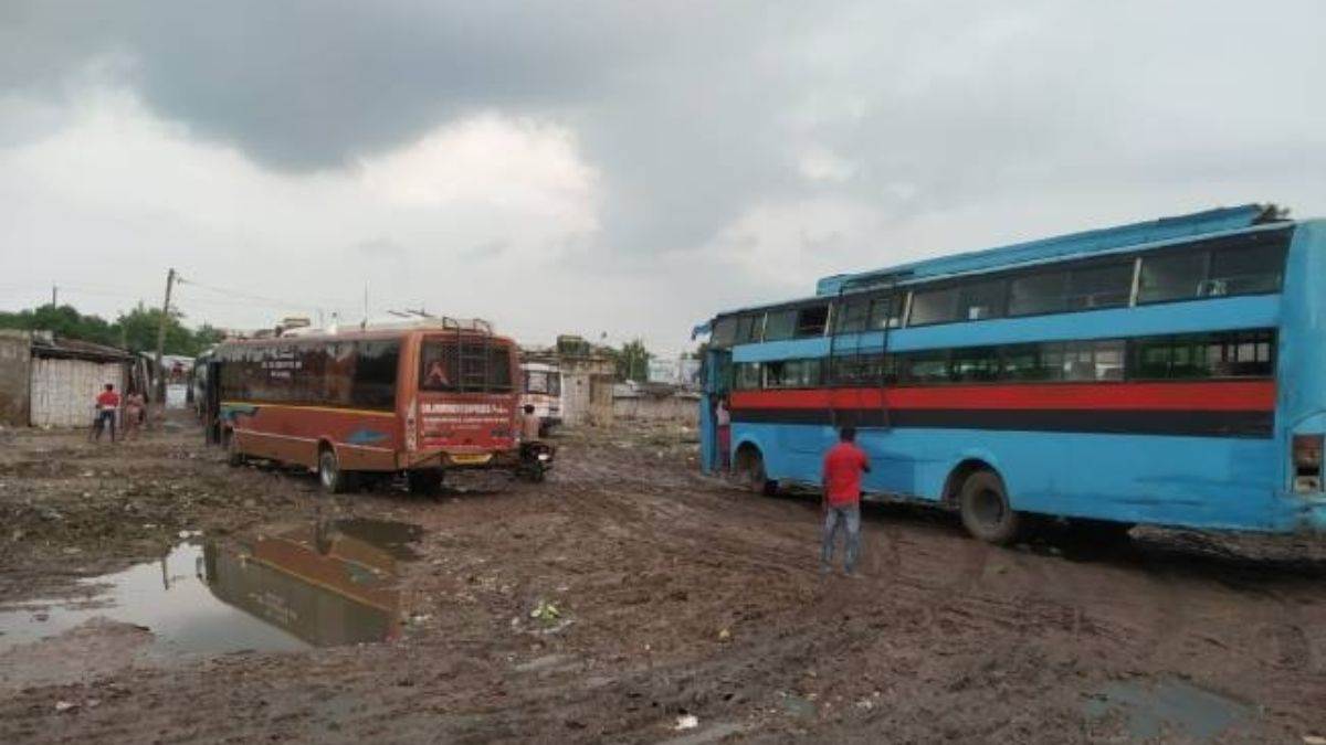 https://www.jagranimages.com/images/newimg/30092024/30_09_2024-madhuban_bus_station_23807156.jpg
