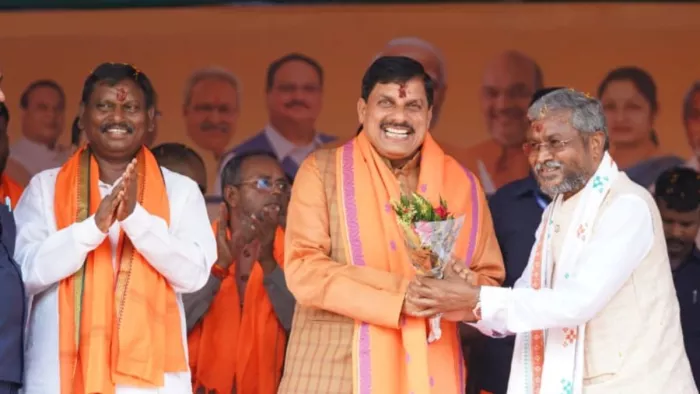 बाबा बैद्यनाथ से हेमंत सरकार बदलने का मांगा है आशीर्वाद : डॉ. मोहन।