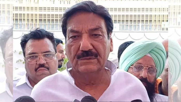 रणजीत चौटाला समेत आठ बागी नेताओं पर गिरी गाज (फाइल फोटो)