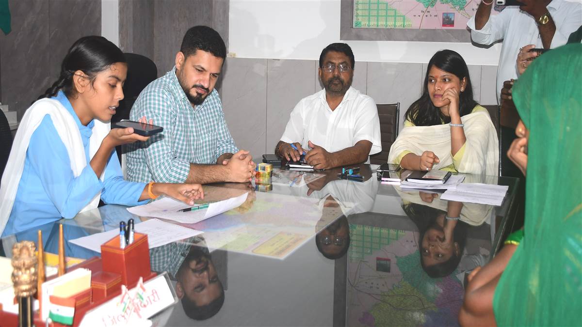 barabanki news student becomes one day dm under mission shakti
