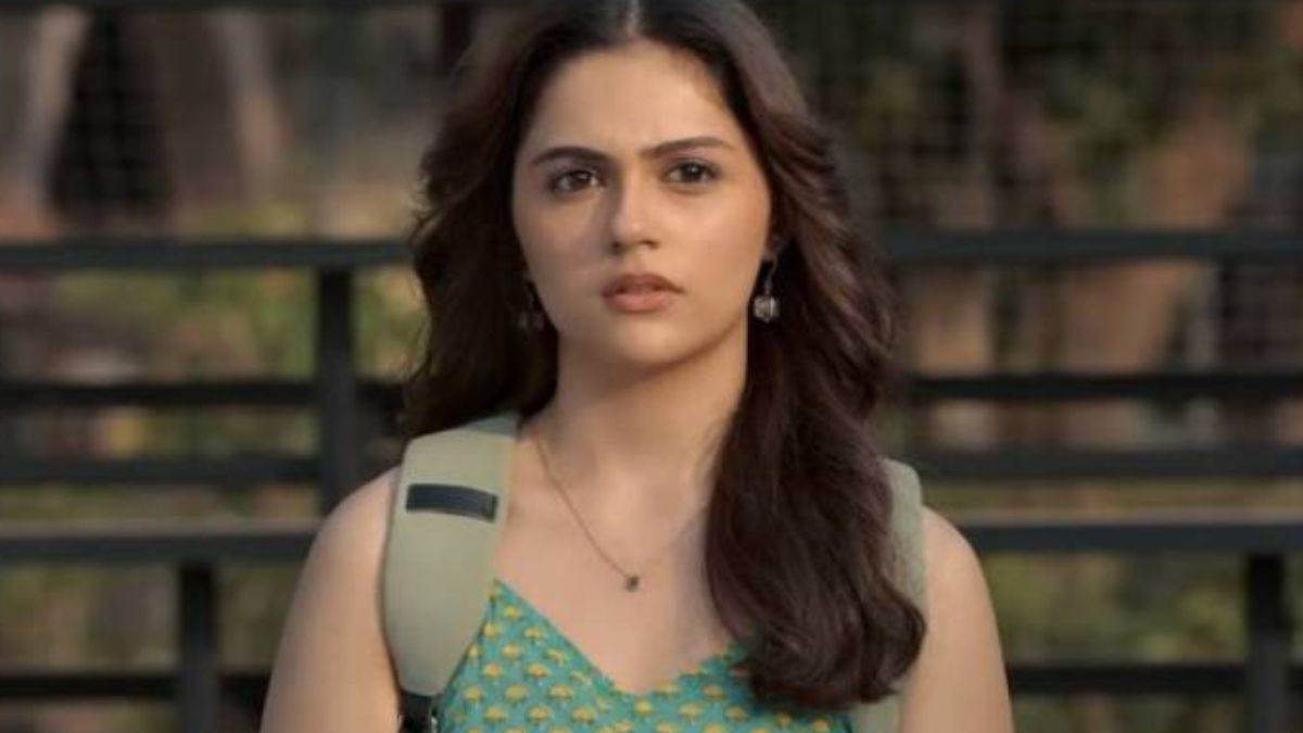 saiyaara actress aneet padda likely to signing a film with stree makers was seen outside of maddock office for shakti shalini