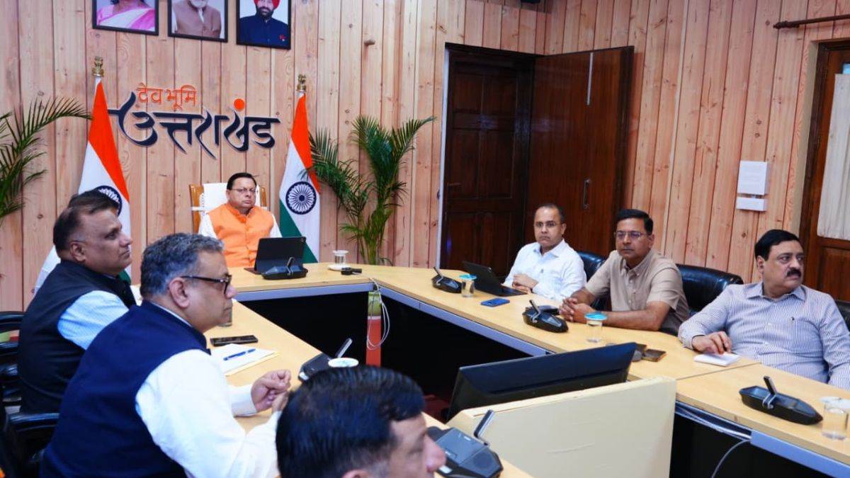 chief minister dhami order to make roads pothole free till 31 october