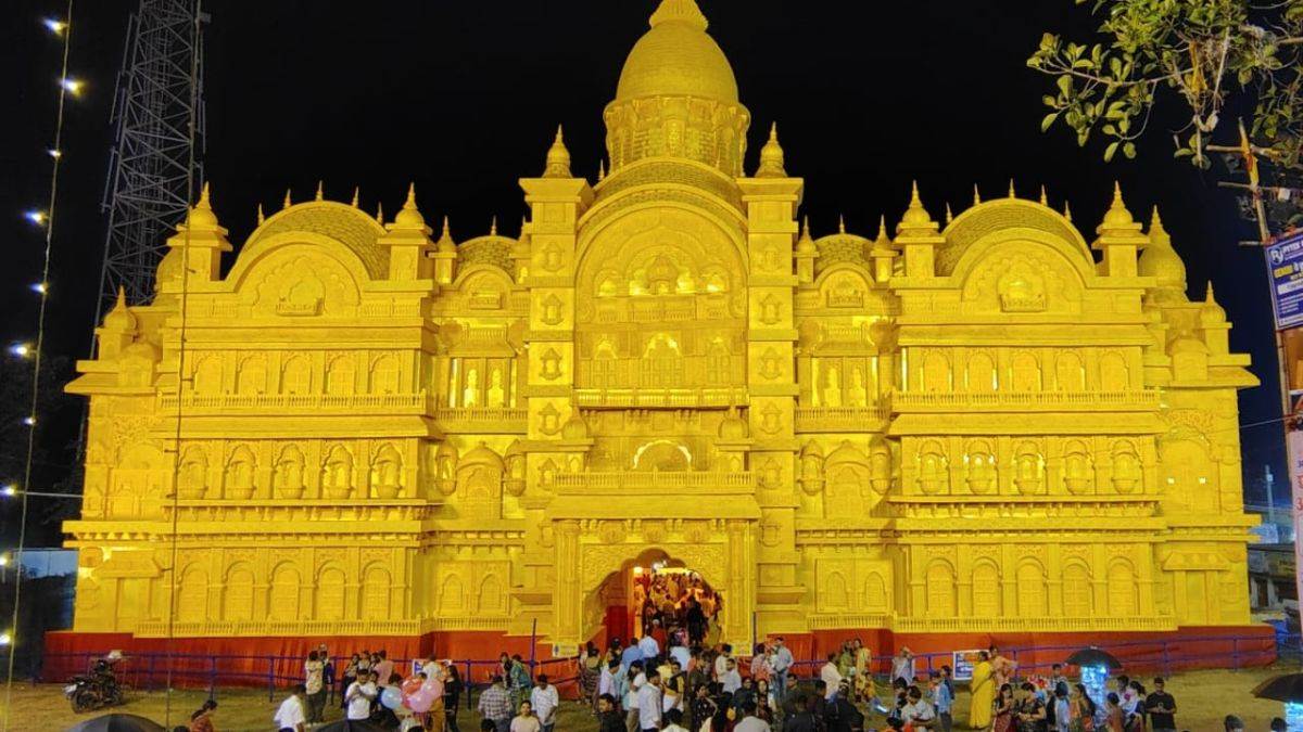 dhanbad durga puja pandals a spectacle of themes and grandeur