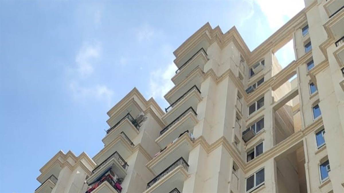ncr gurugram husband suicide after wifes murder police investigating