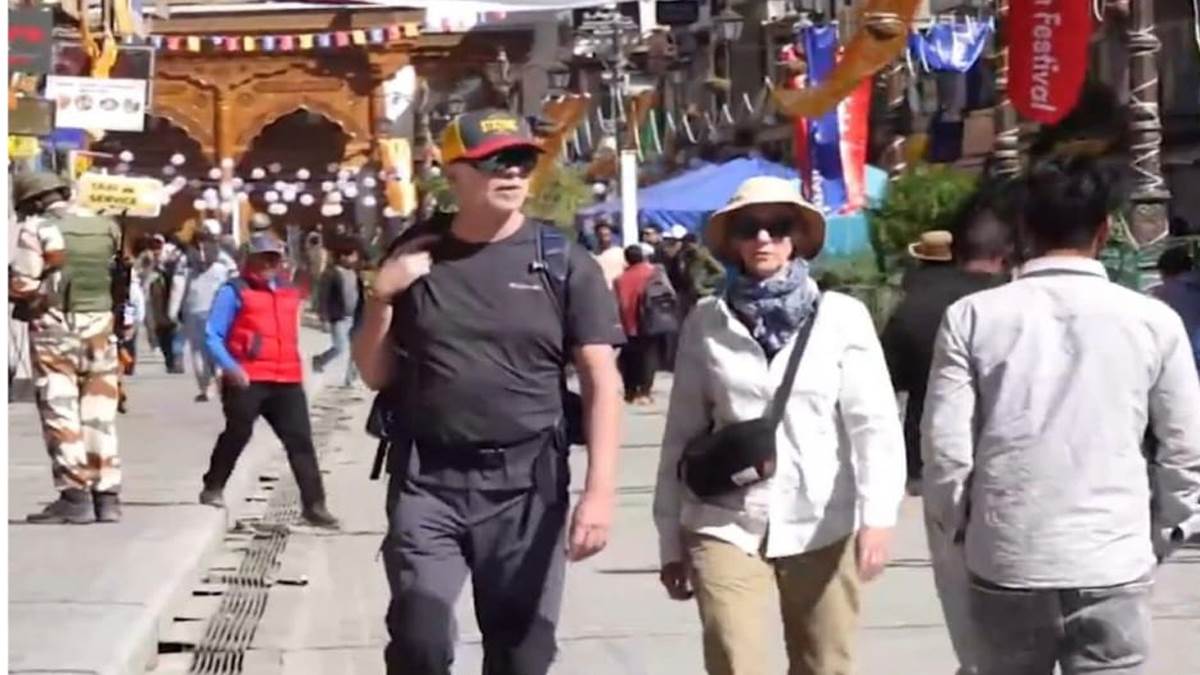 leh curfew relaxed shops reopen after protests check ladakh latest updates