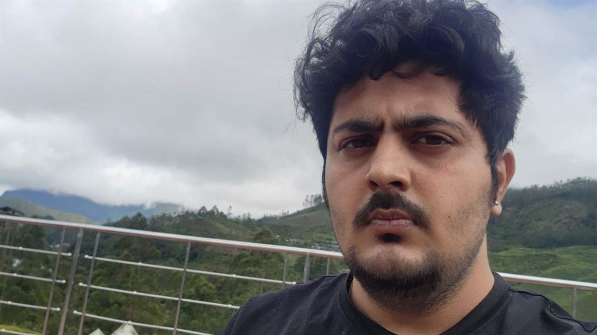 ncr noida news trainee doctor suicide at gaur city due to depression know full details