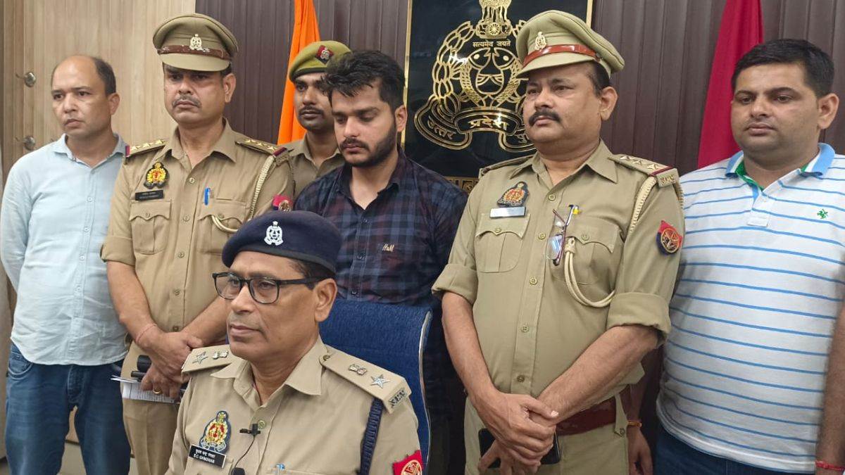 cyber fraud one more arrest in 1 crore 64 lakh online scam in moradabad