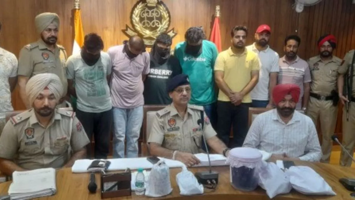 बरनाला में पुलिस की बड़ी कार्रवाई, चार चोरों को किया गिरफ्तार; सोना और नकदी बरामद