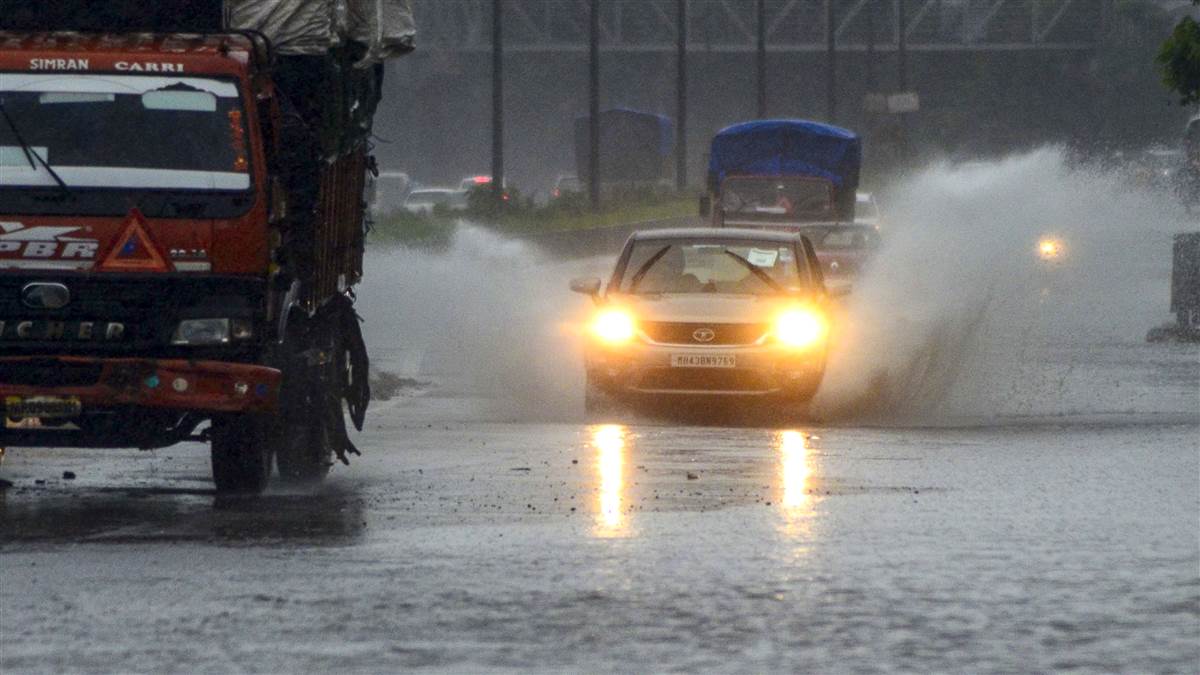 india weather update heavy rain alert in gujarat forecast for delhi ncr up bihar aaj ka mausam