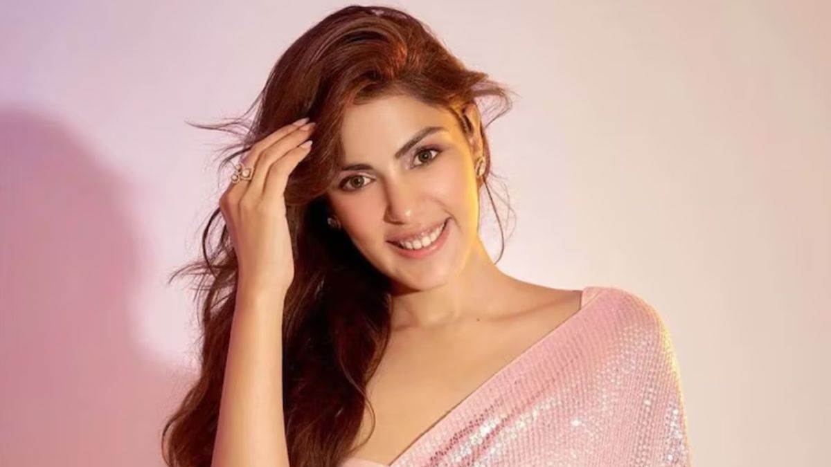sushant singh rajput death case bombay high court orders anti drug agency to return rhea chakrabortys passport