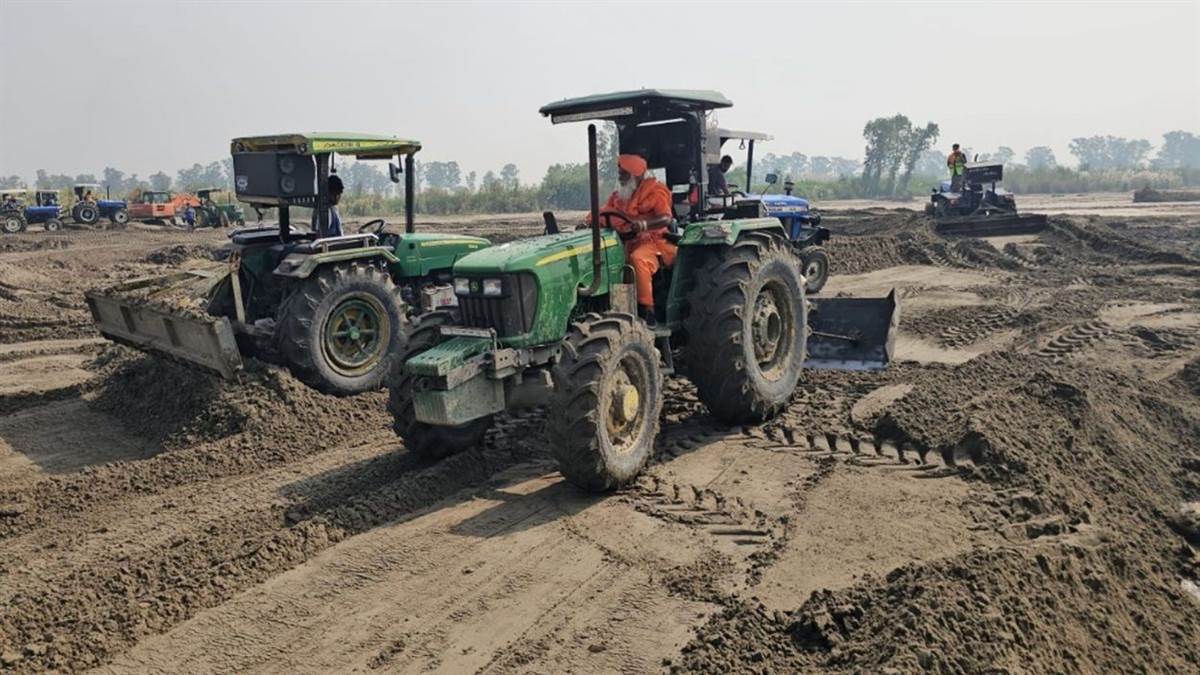 shahkot news community rallies to support flood affected farmers 100 tractors to remove silt sant seechewal appeals for diesel donations