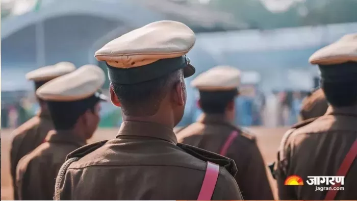 12 पुलिसकर्मियों के कार्यक्षेत्र में बदलाव।- सांकेतिक तस्वीर