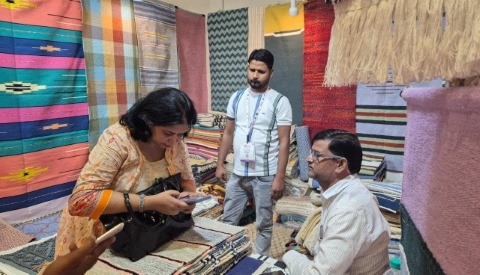 carpet industry russian traders show interest at uttar pradesh international trade show