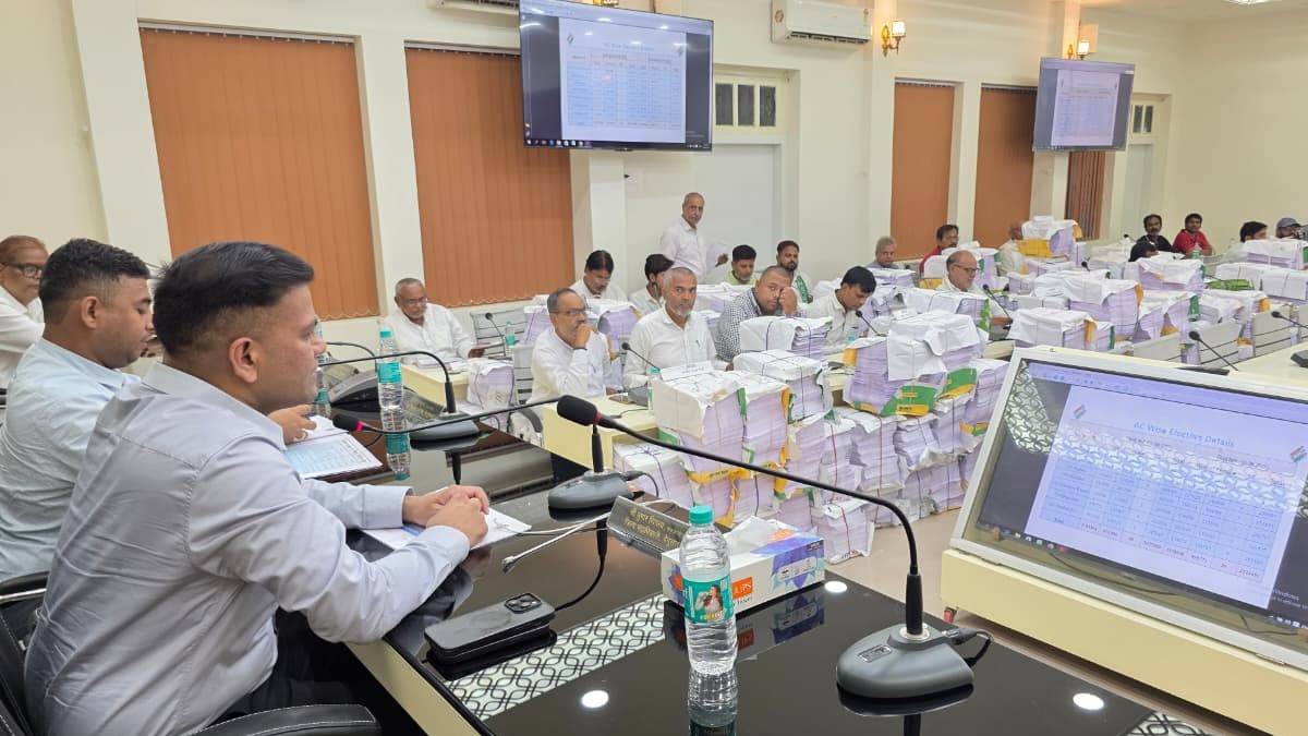 the total number of voters in begusarai is 2129452 with names of deceased duplicate and shifted voters removed