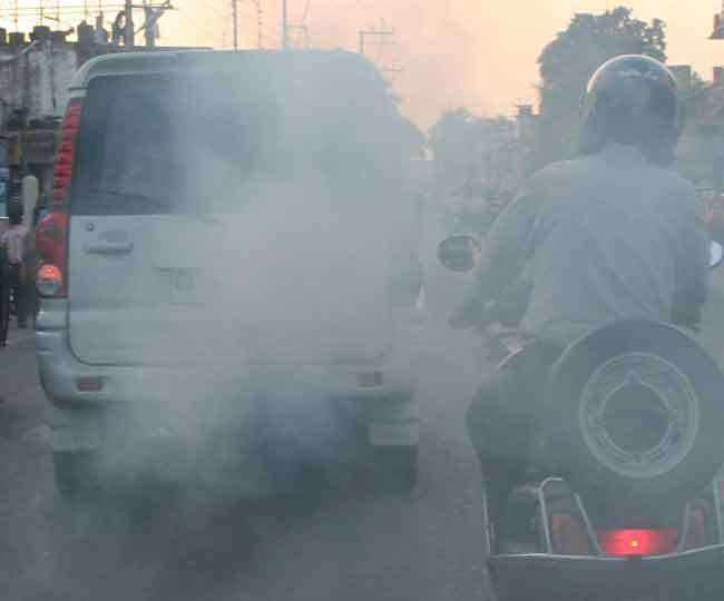 गाड़ी से न‍िकला धुआं तो होगा चालान, यातायात पुलिस ने शुरू की सख्ती: सीसी  कैमरों से न‍िगरानी - Traffic Police has started a strict action on smoke  blowing vehicles to prevent air