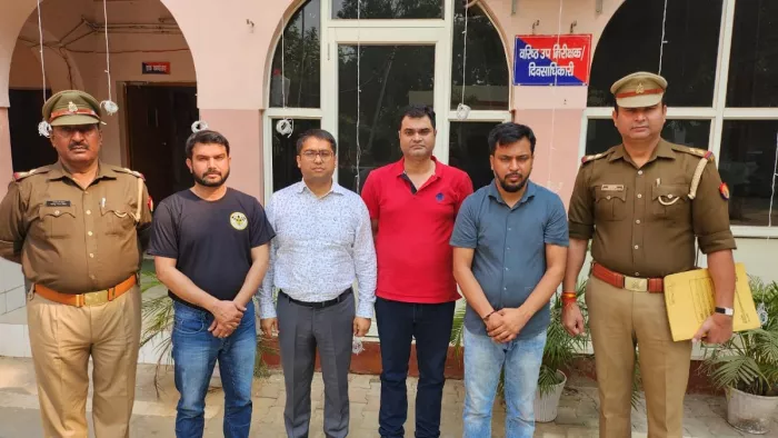 Noida: सोसायटी के तीन फ्लैट में आग लगने के मामले में 4 निदेशक गिरफ्तार