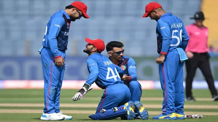 SL vs AFG: बीच मैच Ikram Ali Khil हुए चोटिल