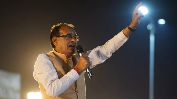 बुधनी की जनता को अपना चुनाव सौंप शिवराज निकले फिर बीजेपी सरकार बनाने (फोटो एक्स)