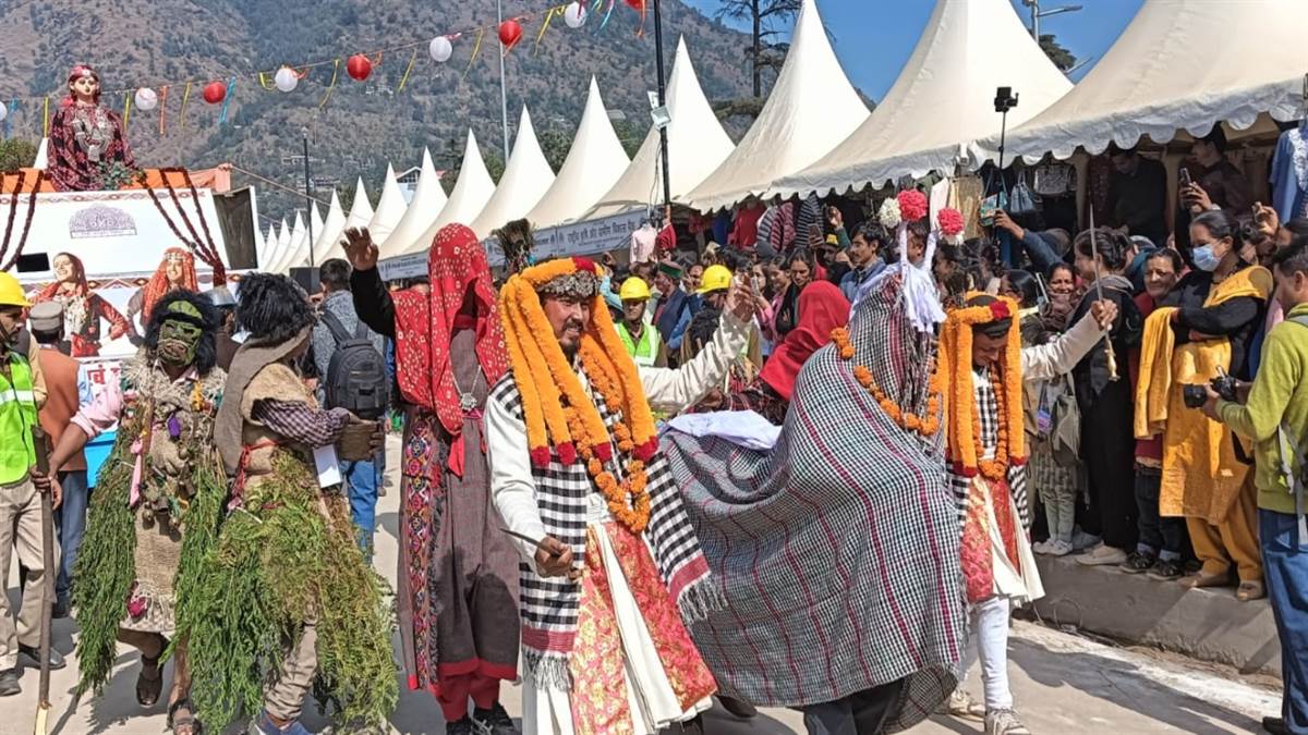 https://www.jagranimages.com/images/newimg/30102023/30_10_2023-kullu_dusseehra_23568738_141118411.jpg