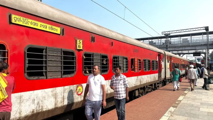 बदला हावड़ा की ओर जाने वाली ट्रेनों का रूट