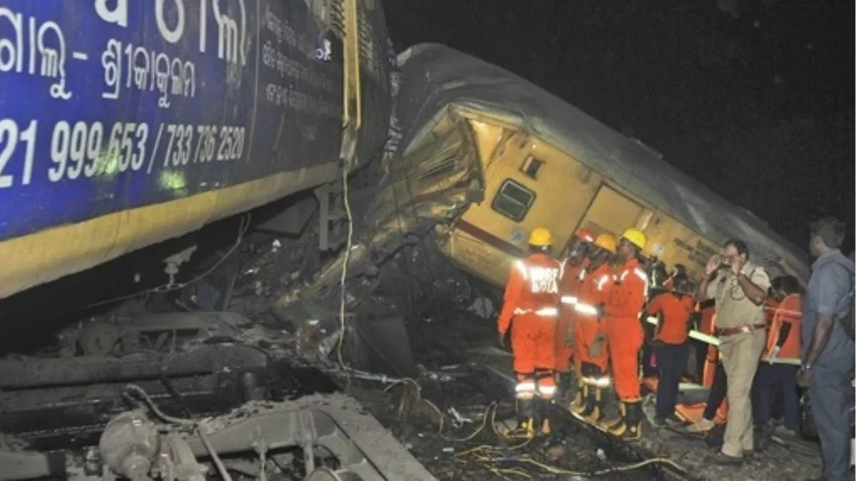 Andhra Train Accident: दुर्घटना मानवीय भूल, ECOR ने सिग्नल के ओवरशूटिंग के कारण हादसे की जताई संभावना