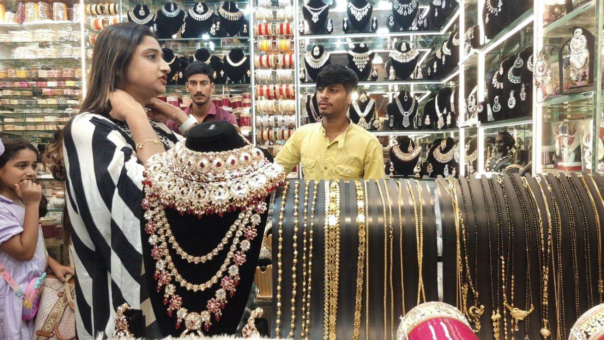 https://www.jagranimages.com/images/newimg/30102024/30_10_2024-dhanteras_2024__23823806_876642.jpg