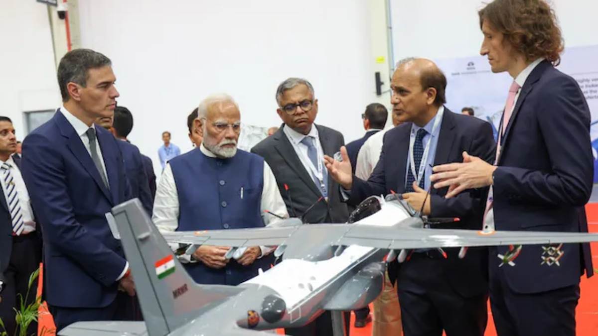 https://www.jagranimages.com/images/newimg/30102024/30_10_2024-modi_in_vadodara_23824168.jpg