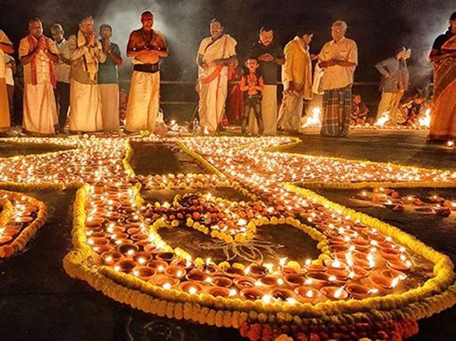 Dev Deepawali 2020: आज काशी में मनाई जाएगी देव दीपावली, जानें मुहूर्त एवं  महत्व - Dev Deepawali 2020 Today, Puja Muhurat, Importance & Celebration In  Kashi
