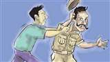 मध्य प्रदेश के डिंडौरी जिले में भीड़ ने की पुलिस की पिटाई