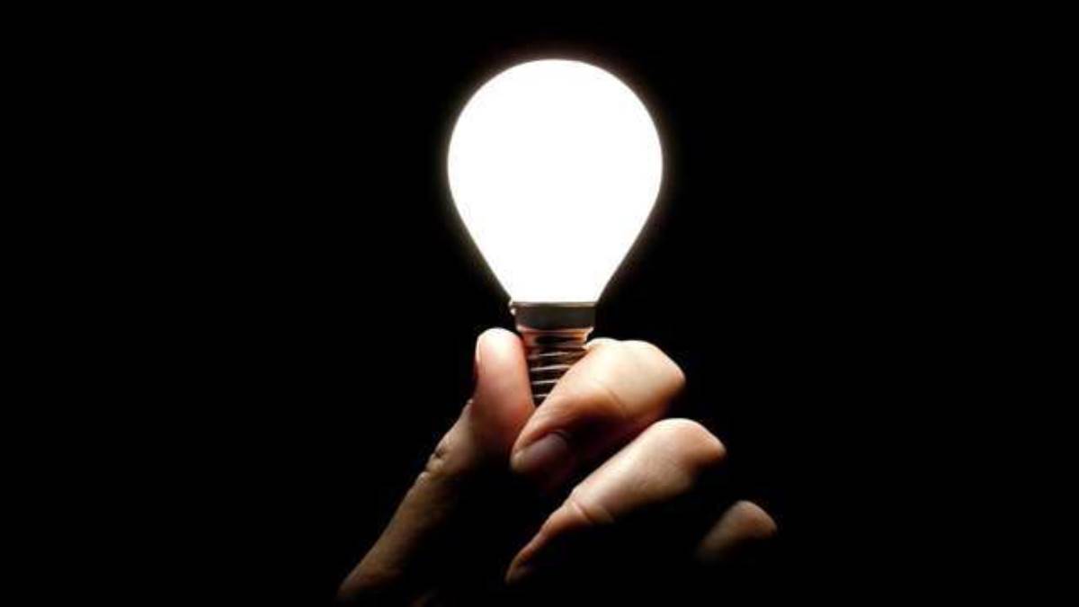 https://www.jagranimages.com/images/newimg/30112022/30_11_2022-bulb_23238263.jpg