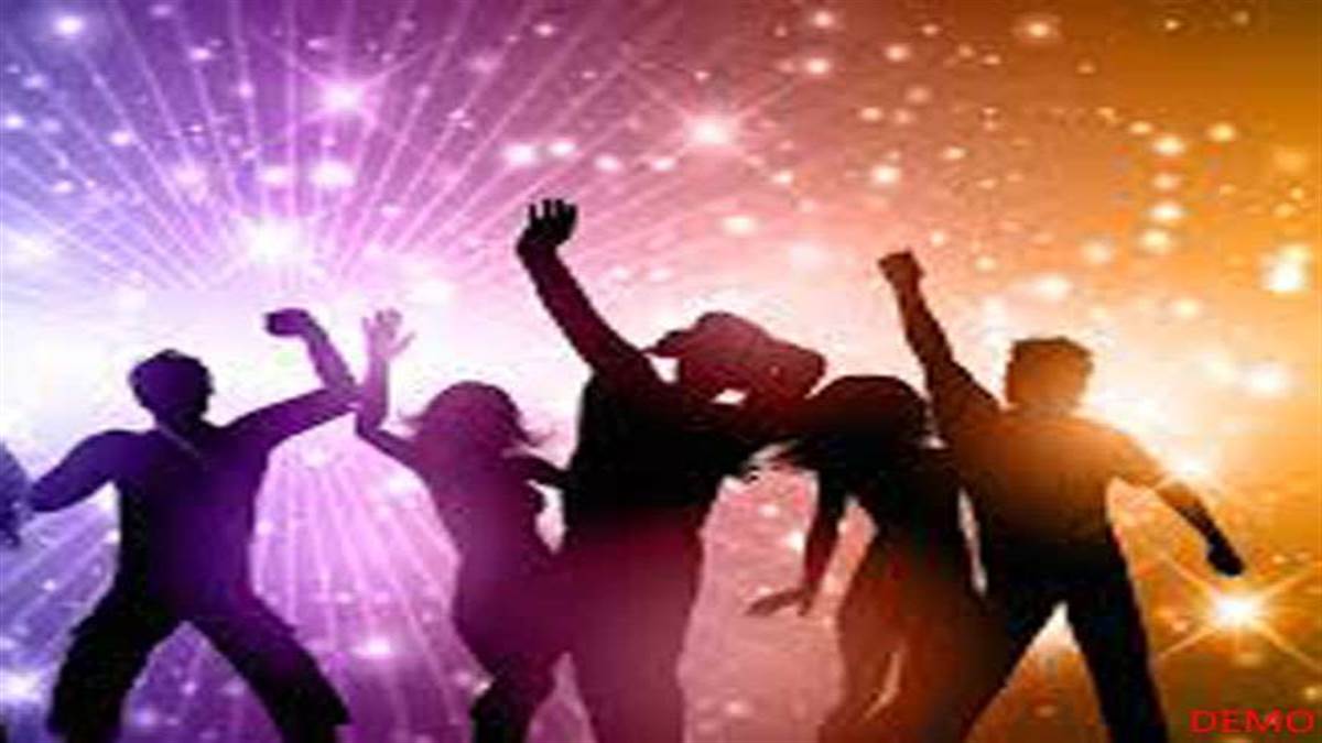 https://www.jagranimages.com/images/newimg/30112022/30_11_2022-dance_party_23237496.jpg