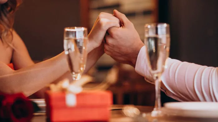 Dating Tips: पहली मुलाकात को यादगार बनाने के लिए फॉलो करें ये टिप्स